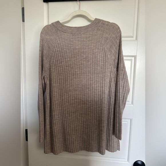 Eileen Fisher Ribbed Knit Sweater in Beige 100% Fine Wool - Picture 7 of 7